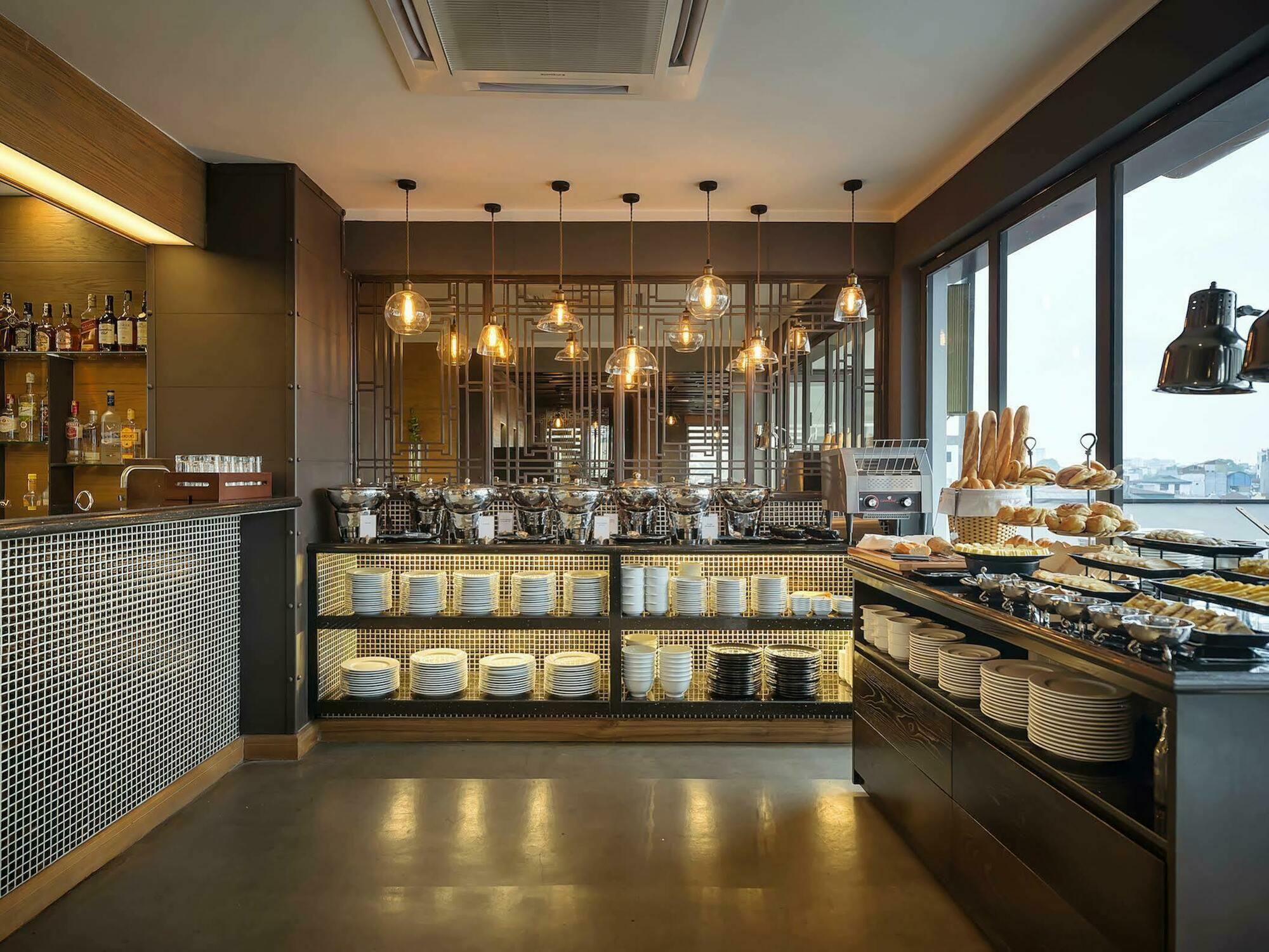 Bespoke Trendy Hotel Hanoi Bagian luar foto