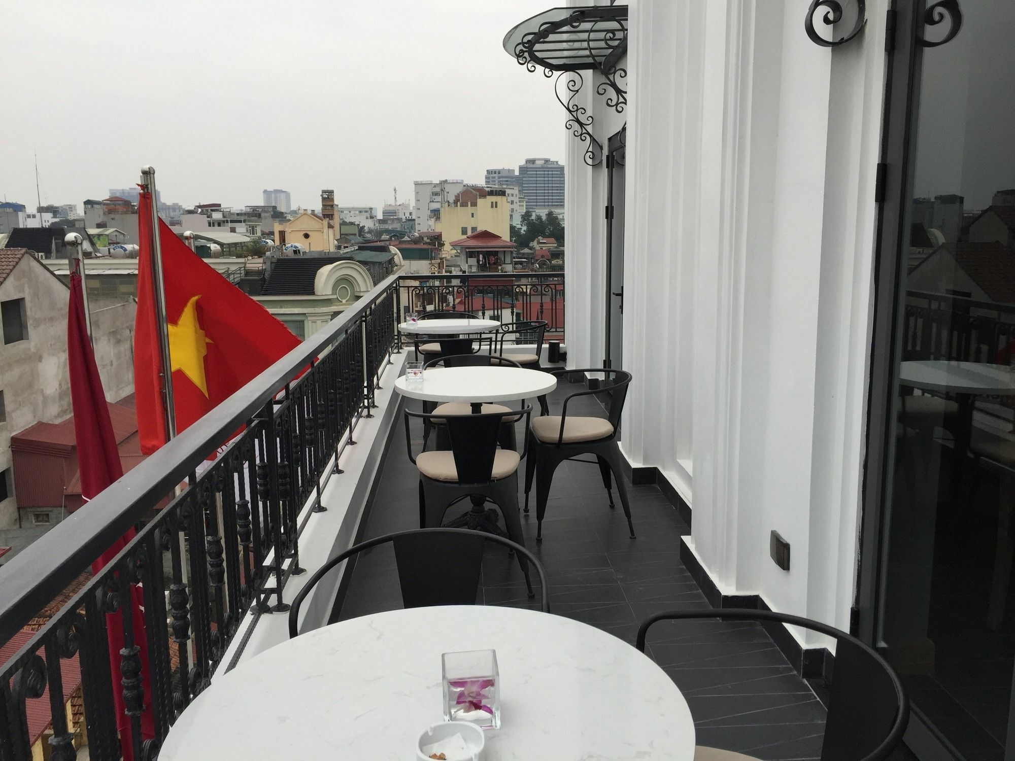 Bespoke Trendy Hotel Hanoi Bagian luar foto
